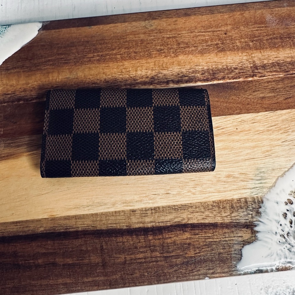 Damier Louis Vuitton Brown and Black Checkered Wallet - Picture 2 of 4